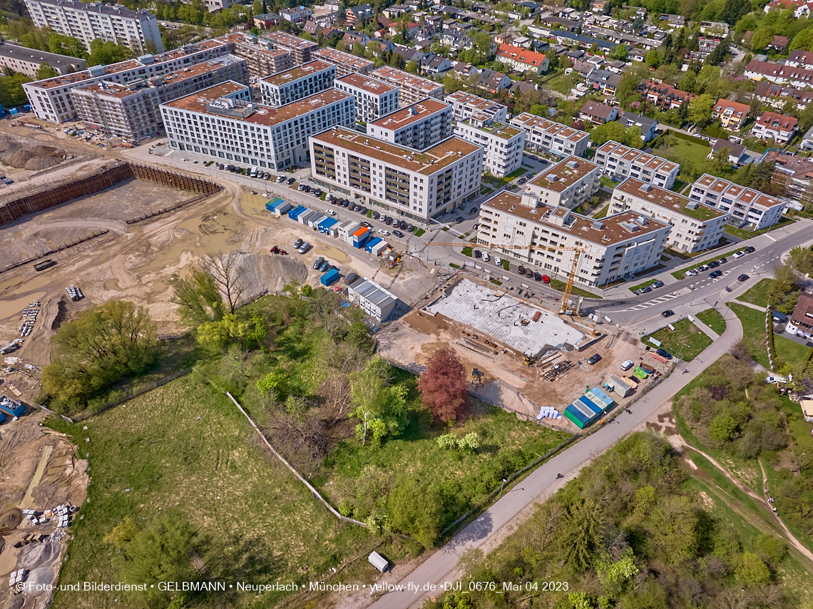 04.05.2023 - Luftbilder vom Alexisqaurtier und Pandion Verde in Neuperlach